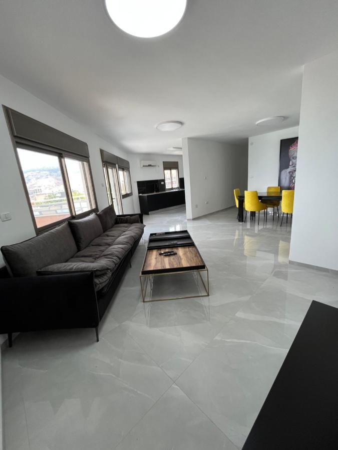 דירת נופש טבריה Apartment Екстериор снимка